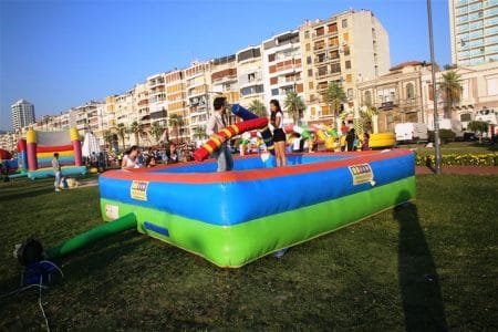 Gladyatör Şişme Oyuncak Parkuru Kiralama İzmir