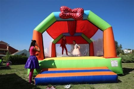 papyonlu zıpzıp şişme oyuncak kiralama şişme parkur kiralama izmir 0101